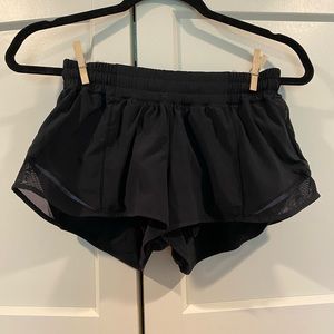 Lululemon Hotty Hot low rise shorts 2.5”
